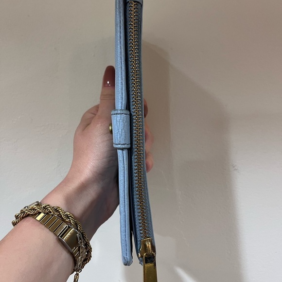 Fossil Baby Blue Pebbled Leather Wallet - Picture 8 of 10